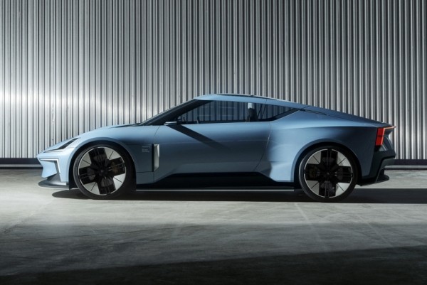 Спорткар Polestar O2 — со стеклянной крышей и квадрокоптером Спорткар Polestar O2 — со стеклянной крышей и квадрокоптером