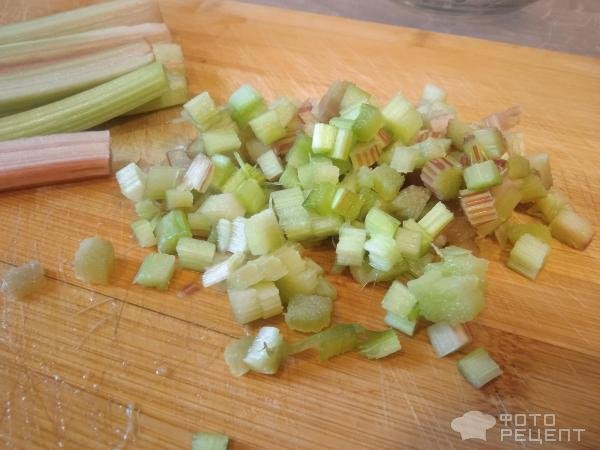 Рецепт: Сезонный пирог из ревеня - в стиле манника, вкусно по домашнему Рецепт: Сезонный пирог из ревеня - в стиле манника, вкусно по домашнему