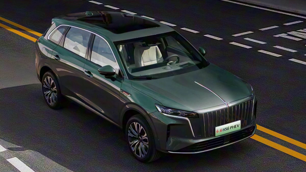 Представлен гибридный кроссовер Hongqi HS6 Представлен гибридный кроссовер Hongqi HS6