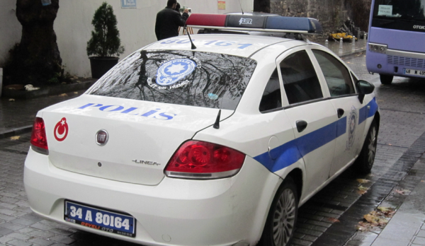 В Турции задержали двух известных отельеров по делу об экономических преступлениях В Турции задержали двух известных отельеров по делу об экономических преступлениях
