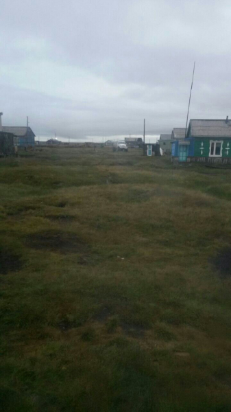 «Дежурим около тела круглосуточно по очереди»: в Якутском поселке 15 дней не могут похоронить девочку