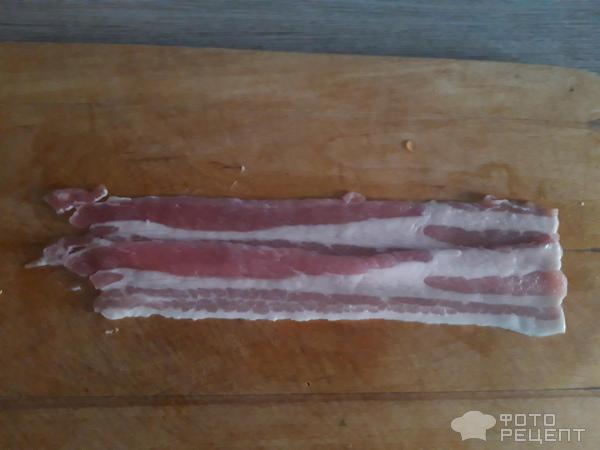 Рецепт: Запеченые беконовые рулеты - с сыром и черносливом! Рецепт: Запеченые беконовые рулеты - с сыром и черносливом!