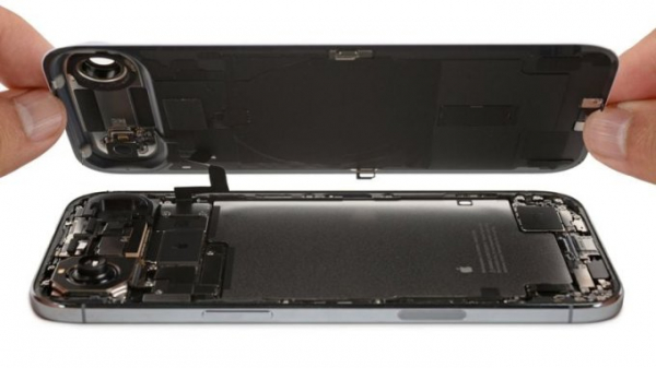 iFixit показала внутреннее устройство сверхтонкого iPhone Air и высоко оценила его ремонтопригодность (2 фото + видео) iFixit показала внутреннее устройство сверхтонкого iPhone Air и высоко оценила его ремонтопригодность (2 фото + видео)