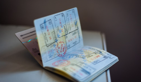 Из-за одной цифры в загранпаспорте туристы не смогли улететь в Египет