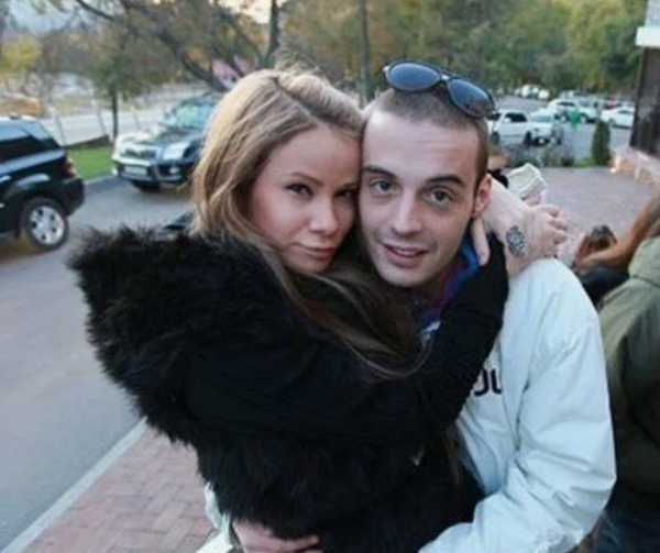 Бывшая жена Гуфа высказалась о возможном удалении его первого альбома Бывшая жена Гуфа высказалась о возможном удалении его первого альбома