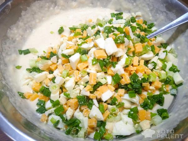 Рецепт: Ленивый пирог с яйцом и зеленым луком - и сыром